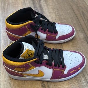 EUC - Men’s Retro Jordan 1 - size 9.5 - purple and gold